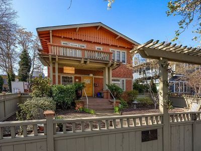 15 Geneva St
