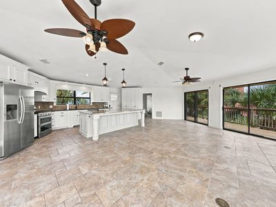 757 Seahorse Ave