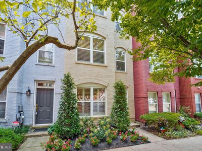 2107 12th Pl NW