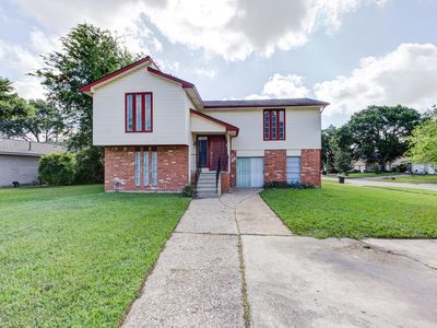 15902 Timber Valley Dr
