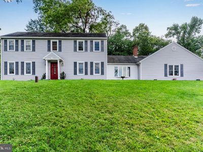 8 Holly Dr