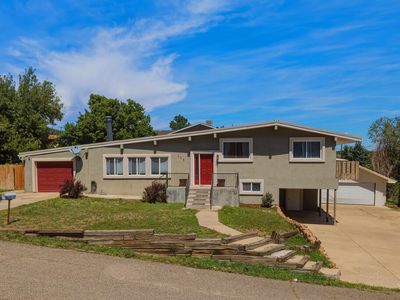 115 W Godding Ave