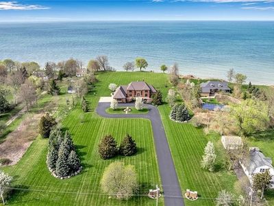 541 Lake Rd
