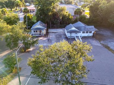 1042 N DIXIE FREEWAY