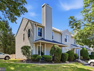 1 Eaton Ct