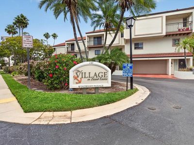 240 Windward Psge APT 1004