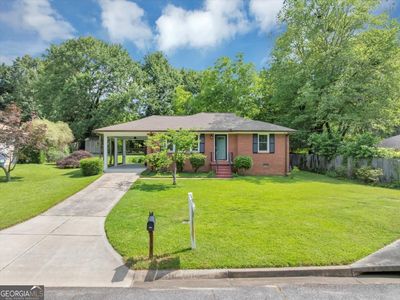 701 Green Acres Rd SE