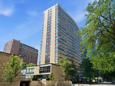 2930 N Sheridan Rd APT 201