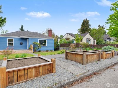 7537 21st Avenue NE