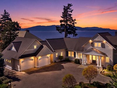 32 Shorewood Drive