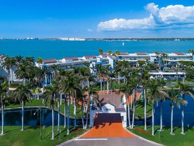 5155 Isla Key Blvd S APT 304