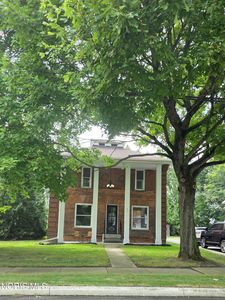 320 E Maple St