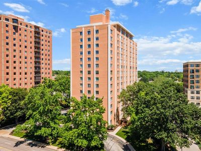 900 S Hanley Rd APT 15D