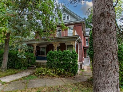 385 N 2nd St