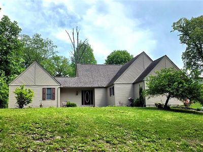 Property at 103 Estate Dr, Chester, IL