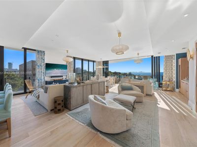 3581 E Glencoe St UNIT 402