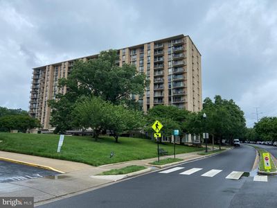 4600 S Four Mile Run Dr APT 827