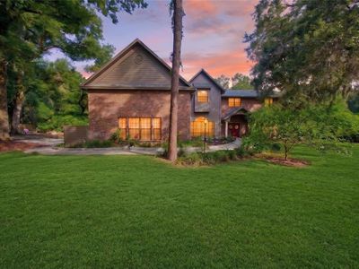 908 Oak Hollow Pl