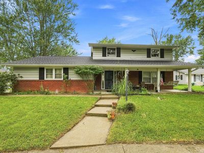 6109 Graymoor Ln