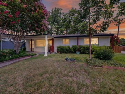 1125 Woodcrest Dr