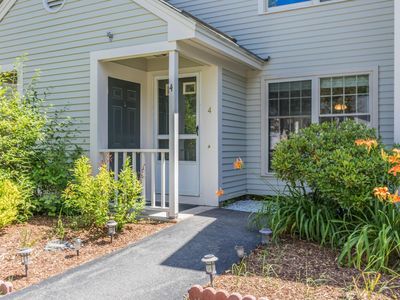 4 Woodland Green