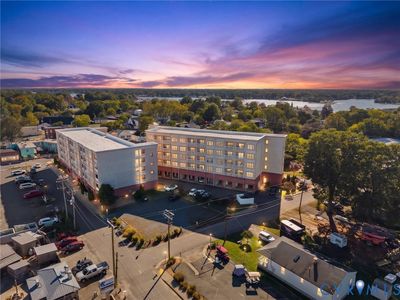 103 Irving Ave N #203