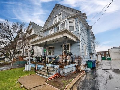 422 Marilla St