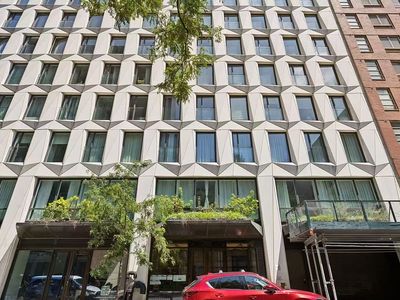 215 W 28th St #6E