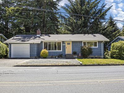 1685 Woodland Dr