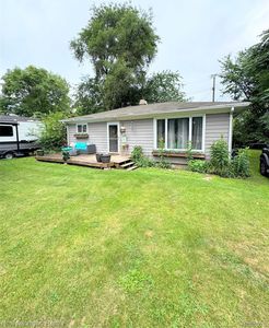 870 Farnsworth Rd