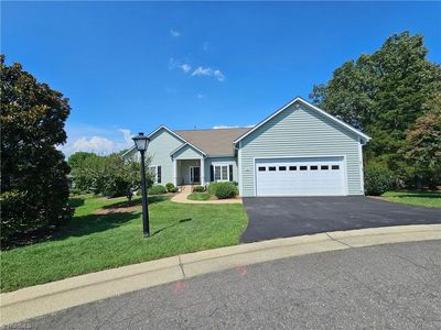 381 Hollybrook Dr