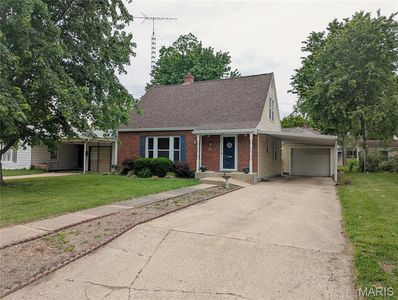 Property at 615 E Oak St, Greenville, IL