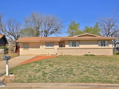 2518 Bennett Dr