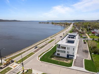 907 N Lakeshore Dr #106