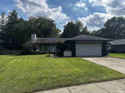 10 Leeds Dr