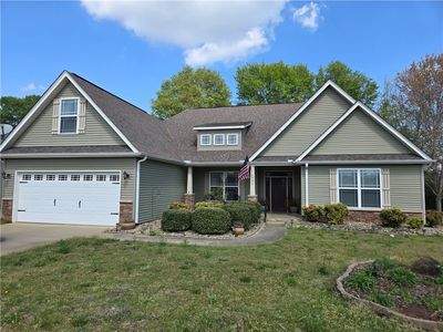 304 Knoll View Dr
