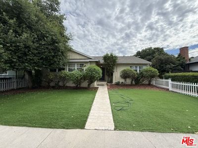 19604 Victory Blvd
