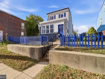 3320 W 3rd St