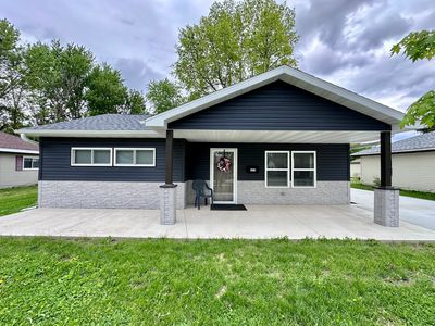 1210 Douglas Dr