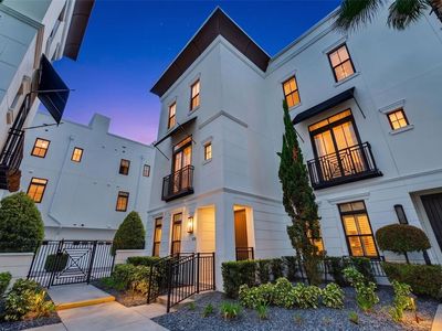 636 MARIPOSA STREET