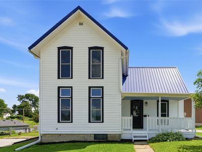 Property at 1405 5th Ave, Marion, IA