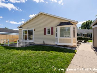 942 Village Ln