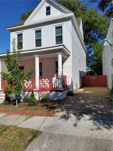 748 C Ave