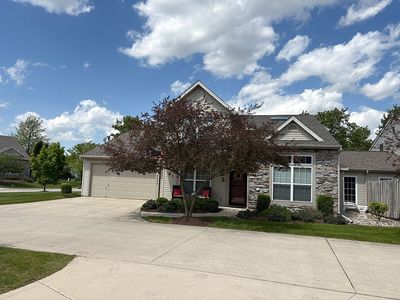 Property at 5444 Thornbriar Ln, Fort Wayne, IN
