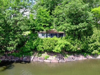 1702 Porters Point Road