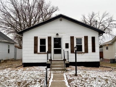 2741 E Washington Ave