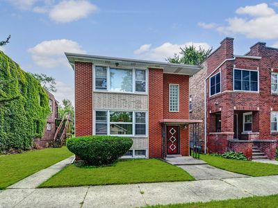 272 E 148th St