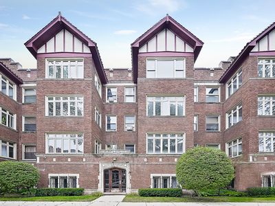 6806 S Crandon Ave #2