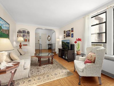 225 W 25th St APT 3G