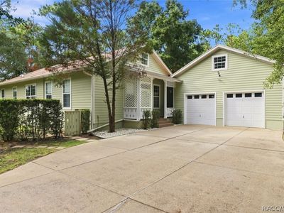 2113 W Cindy Ln